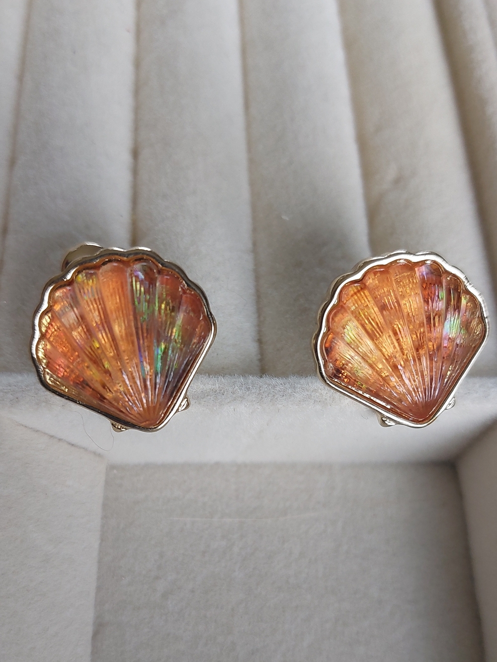 Vintage Signed Napier Aurora Borealis Peach Lucite Clam Shell Clip-On Earrings